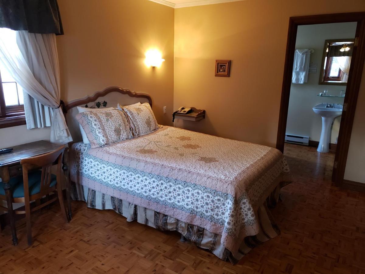 Auberge Le Flores GrandʼMère Εξωτερικό φωτογραφία