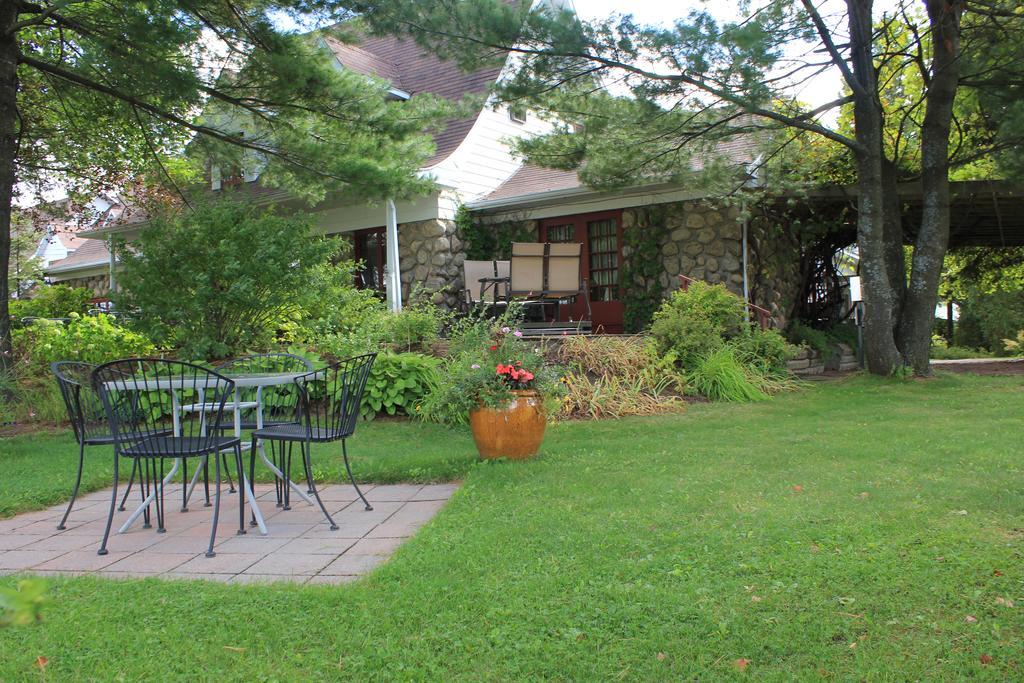 Auberge Le Flores GrandʼMère Εξωτερικό φωτογραφία